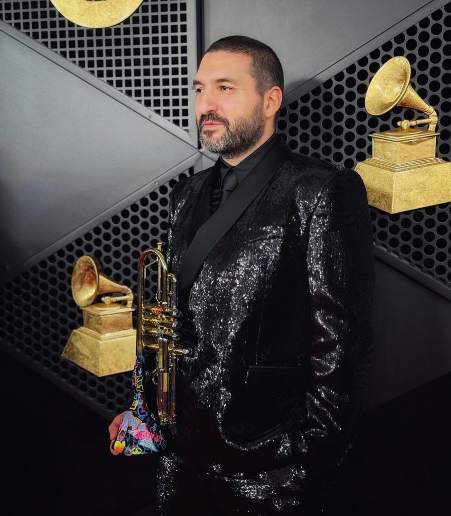 Ibrahim Maalouf aux 66 Grammy Awards 

Ibrahim Maalouf at the 66th Grammy awards